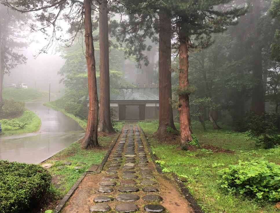 The Matsuhijiri stay at Saikan on Mt. Haguro during the 100-day Fuyunomine Winter Peak Ritual