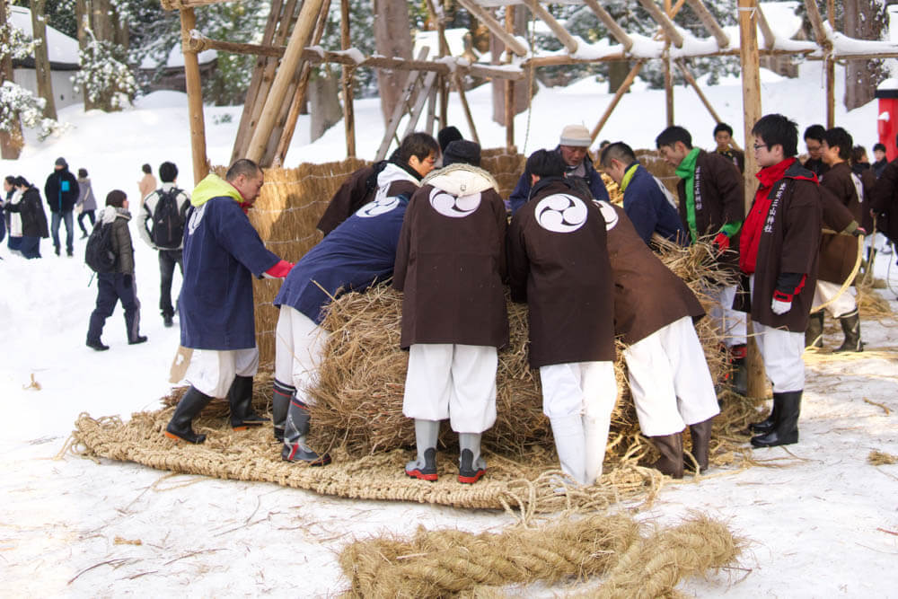 Preparing the Otaimatsu Effigy of Soranki for the Shoreisai Festival at New Years on Mt. Haguro