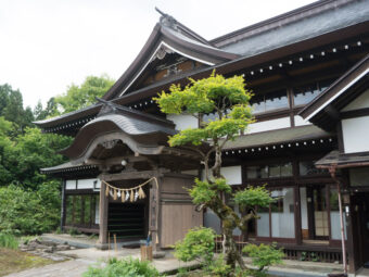 Dewa Sanzan Accommodation: Daishinbo Pilgrim Lodge on Mt. Haguro